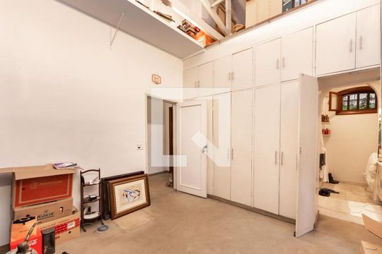 Casa à venda com 4 quartos, 400m² em Alto de Pinheiros, São Paulo