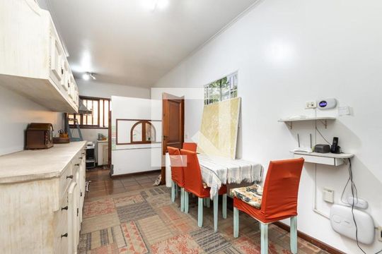 Casa à venda com 4 quartos, 400m² em Alto de Pinheiros, São Paulo