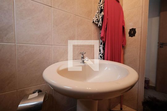 Lavabo de casa à venda com 3 quartos, 178m² em Jardim Brasilia (zona Leste), São Paulo