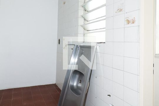Cozinha de apartamento para alugar com 1 quarto, 58m² em Sarandi, Porto Alegre