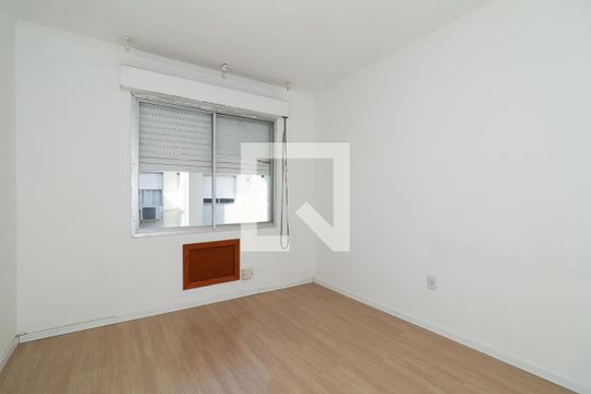 Quarto de apartamento para alugar com 1 quarto, 58m² em Sarandi, Porto Alegre