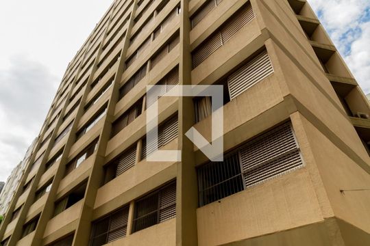 Fachada de apartamento à venda com 4 quartos, 136m² em Higienópolis, São Paulo
