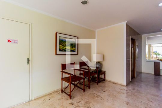 Elevador de apartamento à venda com 4 quartos, 136m² em Higienópolis, São Paulo