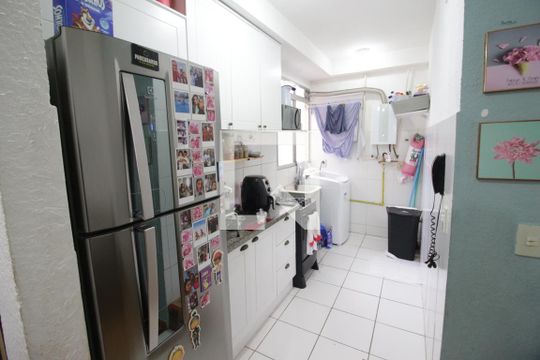 Cozinha e Área de Serviço de apartamento para alugar com 2 quartos, 42m² em São Pedro, Osasco