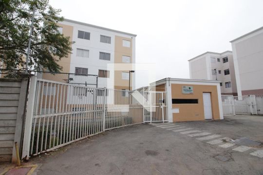 Fachada e portaria de apartamento para alugar com 2 quartos, 42m² em São Pedro, Osasco