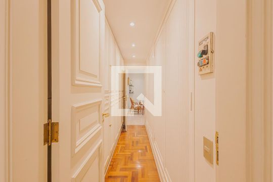 Corredor de apartamento à venda com 4 quartos, 402m² em Jardim Paulista, São Paulo
