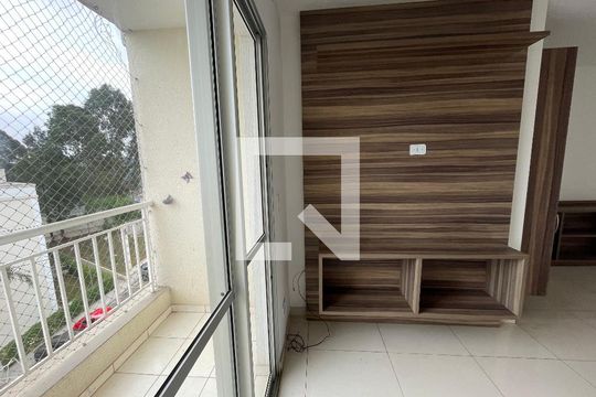 Sala de apartamento para alugar com 3 quartos, 70m² em Caiapia, Cotia