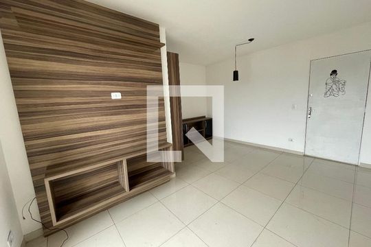 Sala de apartamento para alugar com 3 quartos, 70m² em Caiapia, Cotia