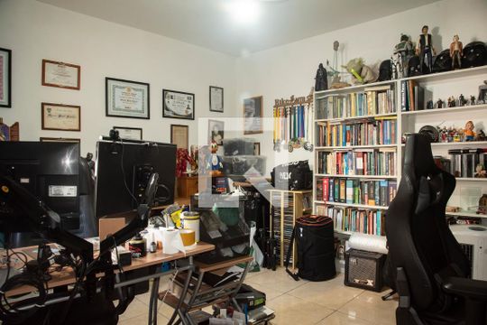 Quarto 2 de casa à venda com 3 quartos, 234m² em Vila Clementino, São Paulo