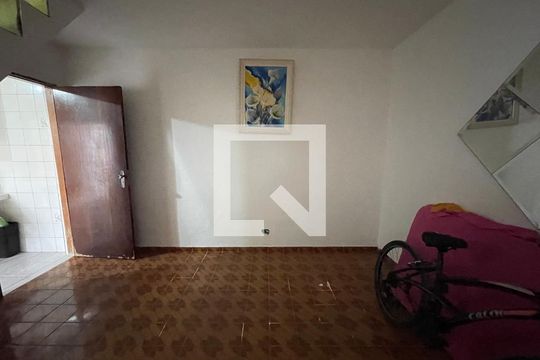 Sala de casa para alugar com 2 quartos, 64m² em Vila São Silvestre, São Paulo