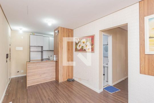 Sala de apartamento para alugar com 3 quartos, 67m² em Jardim Celeste, São Paulo