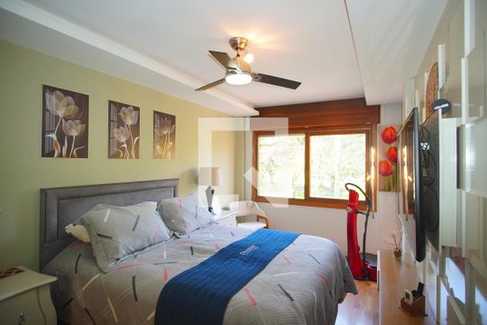 Suíte de apartamento à venda com 3 quartos, 99m² em Vila Ipiranga, Porto Alegre