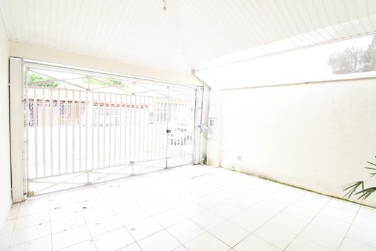 Garagem de casa para alugar com 3 quartos, 130m² em Jardim das Industrias, São José dos Campos