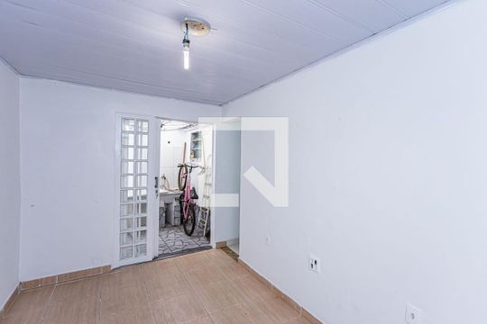 Sala de casa à venda com 3 quartos, 140m² em Vila Zat, São Paulo