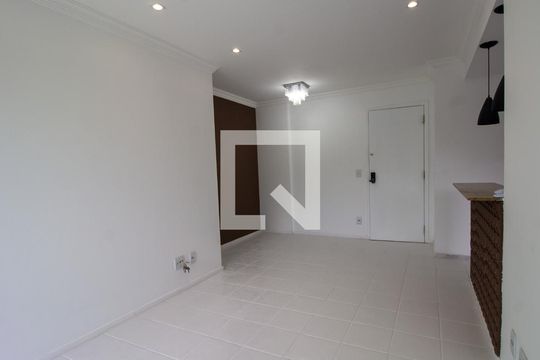 Sala de apartamento para alugar com 2 quartos, 70m² em Recreio dos Bandeirantes, Rio de Janeiro