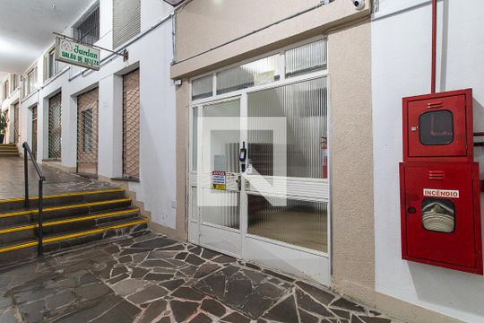 Entrada de apartamento à venda com 1 quarto, 57m² em Centro Histórico, Porto Alegre