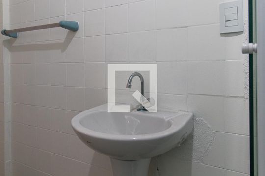 Banheiro de apartamento à venda com 1 quarto, 57m² em Centro Histórico, Porto Alegre
