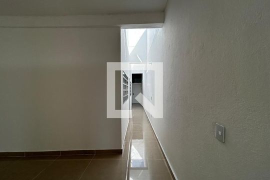 Corredor de apartamento para alugar com 2 quartos, 68m² em Vila Nova Bonsucesso, Guarulhos