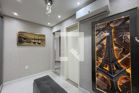Suite/ closet de apartamento à venda com 2 quartos, 63m² em Vila Santo Alberto, Santo André