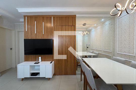 Sala de apartamento à venda com 2 quartos, 63m² em Vila Santo Alberto, Santo André