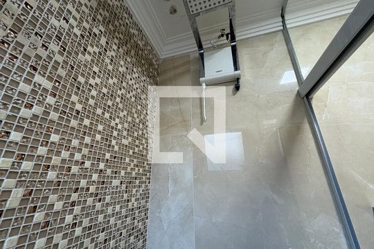 Banheiro de apartamento à venda com 2 quartos, 63m² em Vila Santo Alberto, Santo André