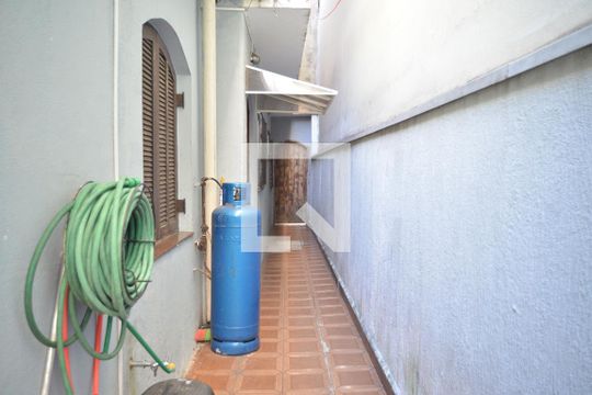 Quintal de casa para alugar com 6 quartos, 243m² em Vila América, Santo André