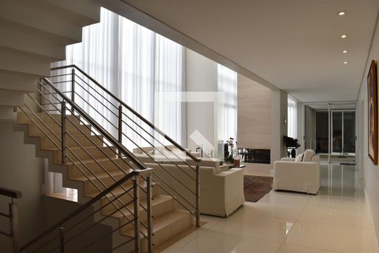 Sala de casa à venda com 5 quartos, 590m² em Butiatuvinha, Curitiba