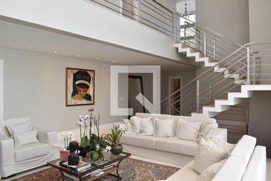 Sala de casa para alugar com 5 quartos, 590m² em Butiatuvinha, Curitiba