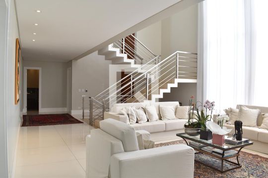 Sala de casa para alugar com 5 quartos, 590m² em Butiatuvinha, Curitiba