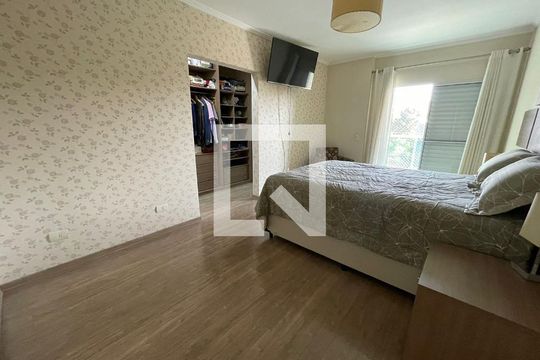 Suíte 1 de casa à venda com 3 quartos, 233m² em Vila Curuçá, Santo André