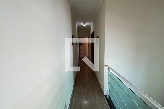 Corredor de casa à venda com 3 quartos, 233m² em Vila Curuçá, Santo André