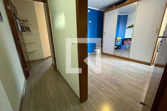 Corredor de casa à venda com 3 quartos, 233m² em Vila Curuçá, Santo André