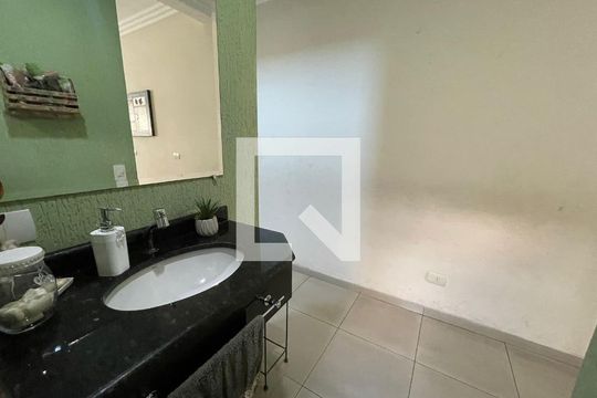 Lavabo de casa à venda com 3 quartos, 233m² em Vila Curuçá, Santo André