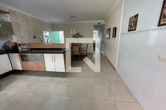 Cozinha  de casa à venda com 3 quartos, 233m² em Vila Curuçá, Santo André