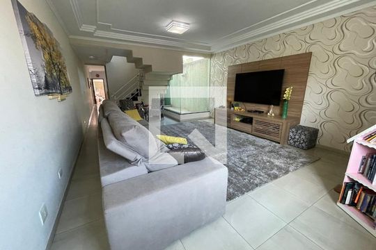 Sala de casa à venda com 3 quartos, 233m² em Vila Curuçá, Santo André