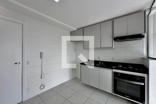 Cozinha de apartamento para alugar com 1 quarto, 37m² em Vila das Belezas, São Paulo