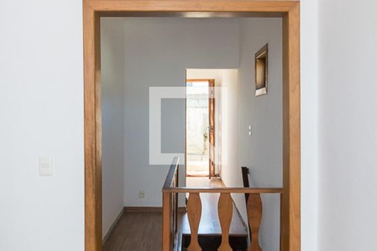 Sala de casa de condomínio para alugar com 2 quartos, 85m² em Olaria, Rio de Janeiro