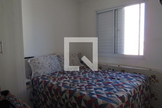 Quarto 1 de apartamento para alugar com 2 quartos, 52m² em Jardim Roberto, Osasco