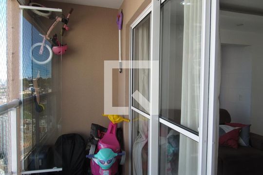 Sacada de apartamento para alugar com 2 quartos, 52m² em Jardim Roberto, Osasco