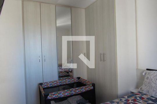 Quarto 1 de apartamento para alugar com 2 quartos, 52m² em Jardim Roberto, Osasco