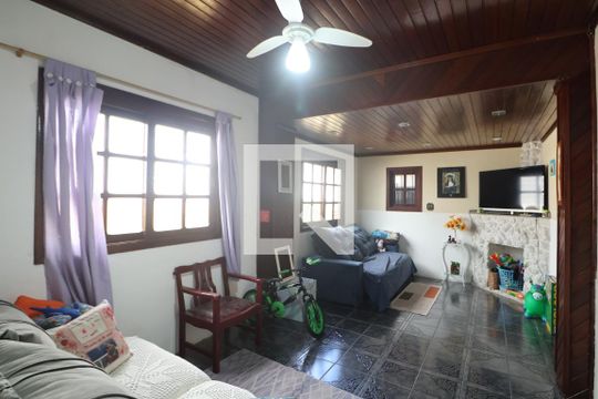 Sala 1 de casa à venda com 6 quartos, 173m² em Fátima, Canoas