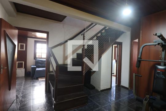 Sala 3 de casa à venda com 6 quartos, 173m² em Fátima, Canoas