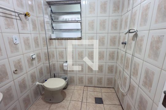 Banheiro de apartamento para alugar com 1 quarto, 50m² em Boqueirão, Praia Grande