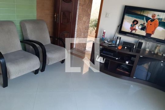 Casa à venda com 3 quartos, 360m² em Jardim Andrea Demarchi, São Bernardo do Campo