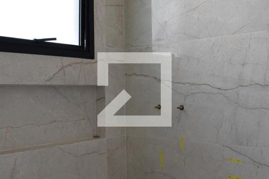 Banheiro da Suíte 3 de casa de condomínio para alugar com 3 quartos, 171m² em Santa Cândida, Curitiba