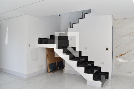 Sala/Cozinha de casa de condomínio à venda com 3 quartos, 171m² em Santa Cândida, Curitiba