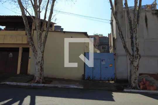 Fachada de casa para alugar com 2 quartos, 500m² em Vila Guarani (zona Sul), São Paulo