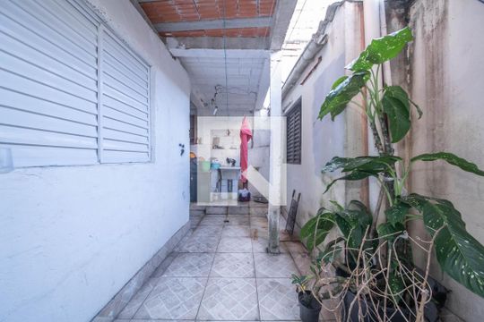 Área de Serviço de casa para alugar com 2 quartos, 500m² em Vila Guarani (zona Sul), São Paulo