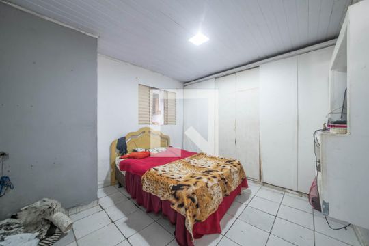 Quarto 2 de casa para alugar com 2 quartos, 500m² em Vila Guarani (zona Sul), São Paulo