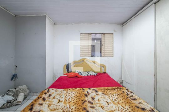 Quarto 2 de casa para alugar com 2 quartos, 500m² em Vila Guarani (zona Sul), São Paulo